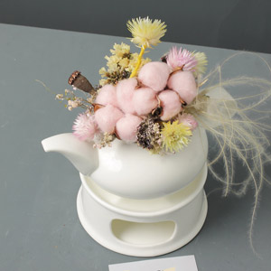 Сухоцветы в чайнике